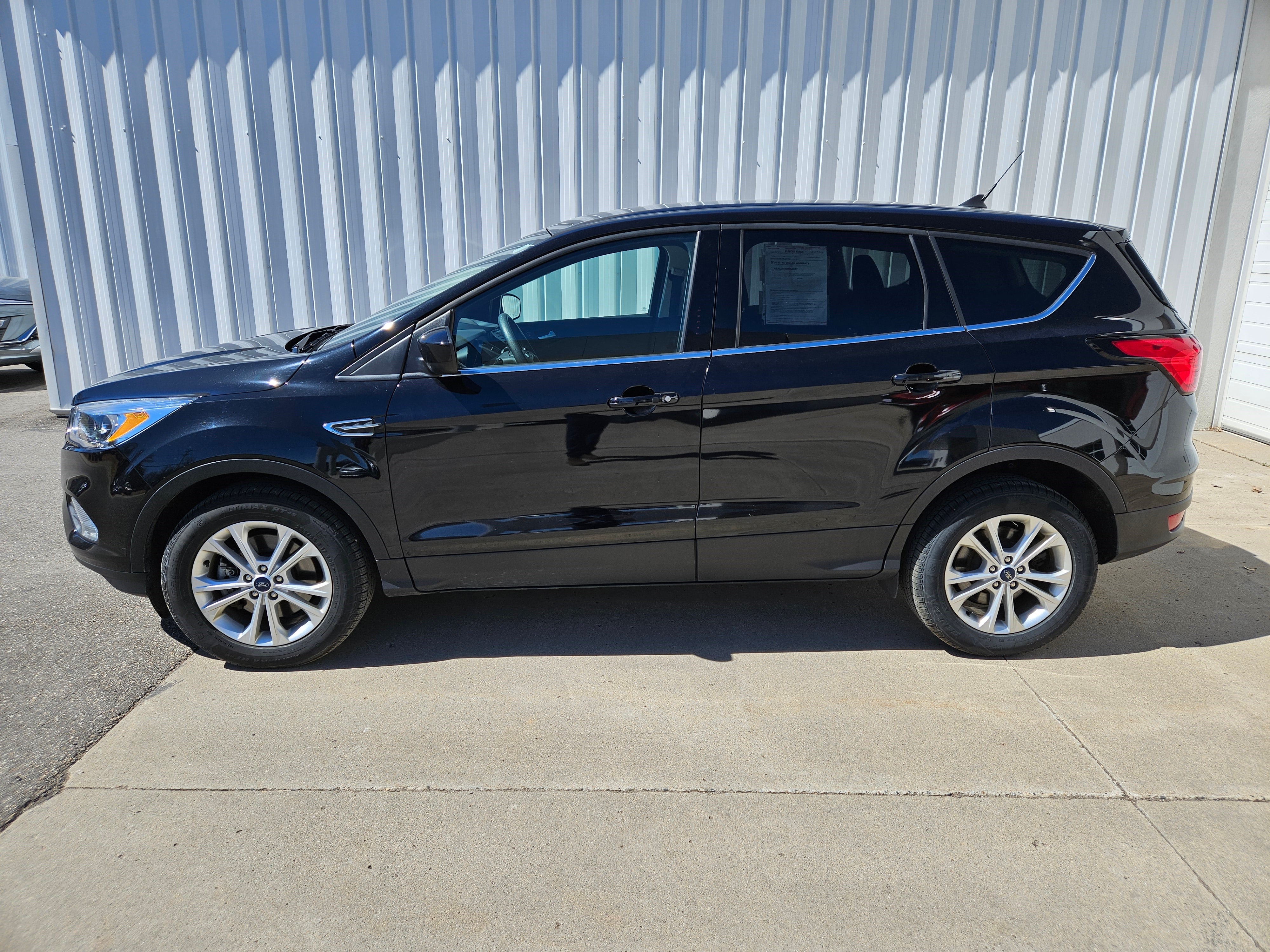 Used 2019 Ford Escape SE with VIN 1FMCU9GDXKUB61574 for sale in Arlington, Minnesota
