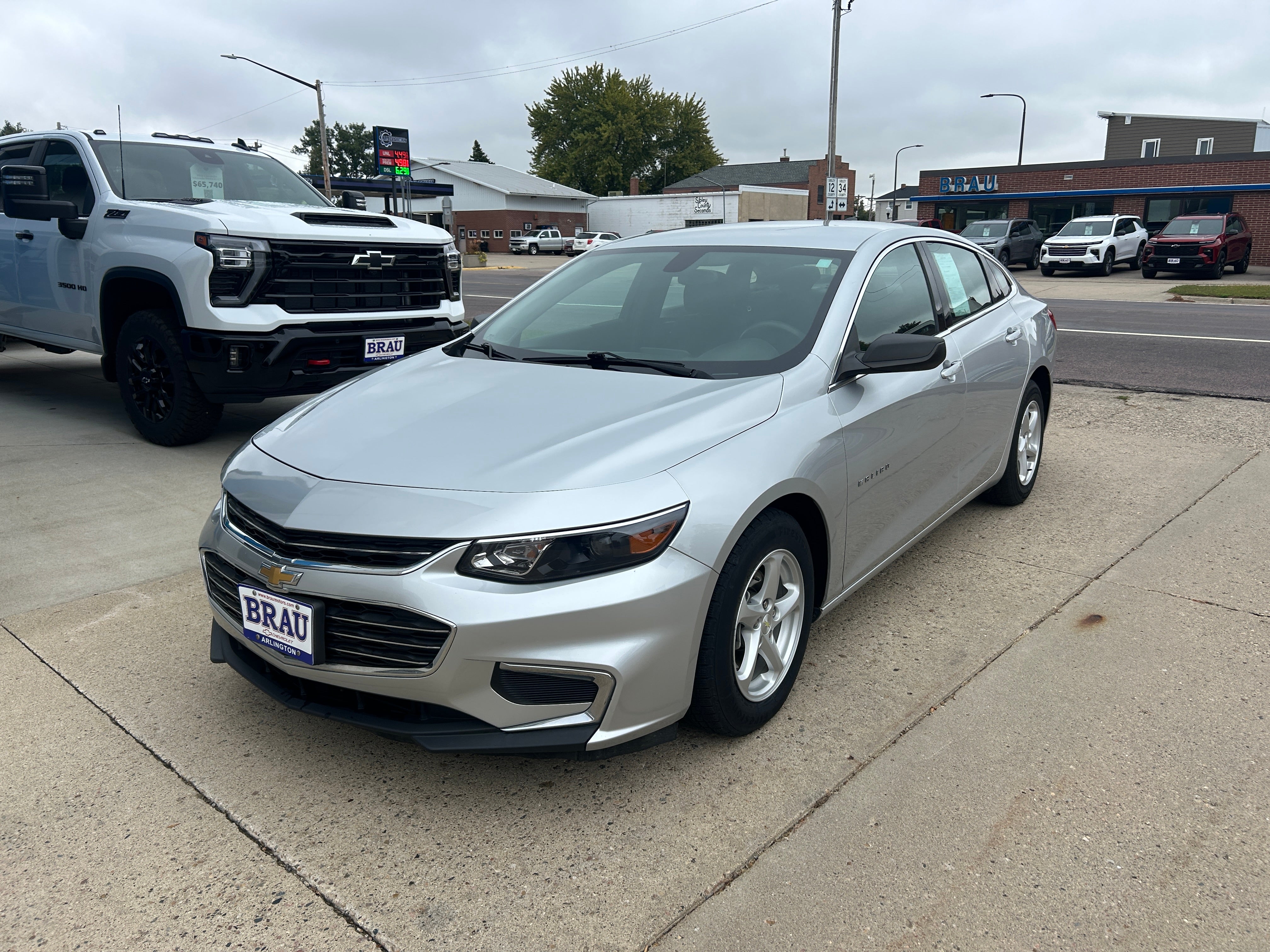 Used 2018 Chevrolet Malibu 1FL with VIN 1G1ZC5ST0JF286703 for sale in Arlington, Minnesota