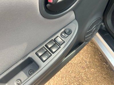 2005 Saturn Ion ION 2