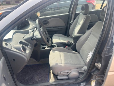 2005 Saturn Ion ION 2