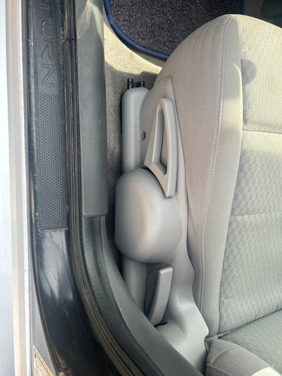 2005 Saturn Ion ION 2