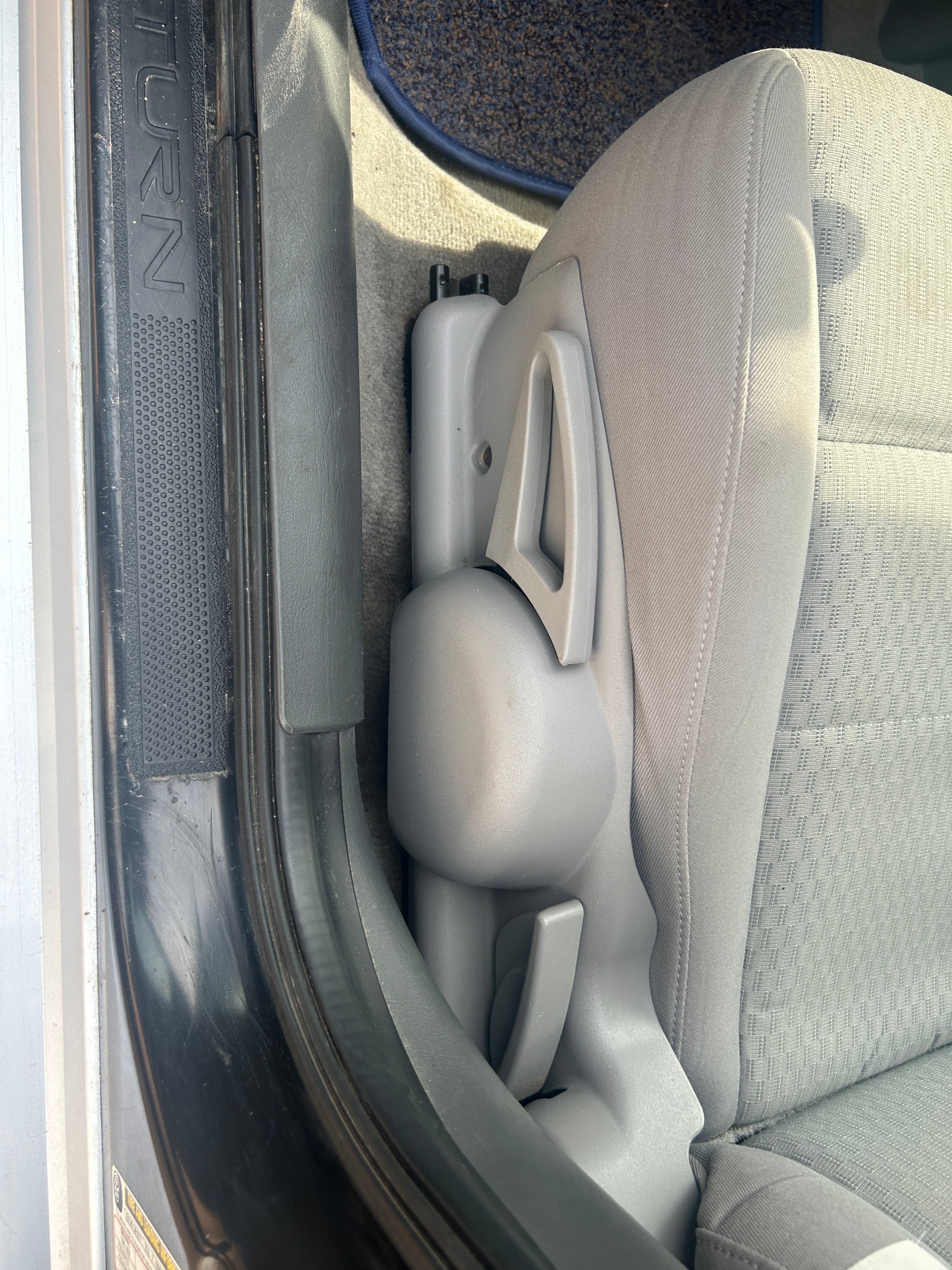 2005 Saturn Ion ION 2