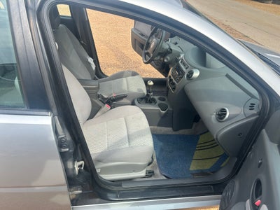 2005 Saturn Ion ION 2