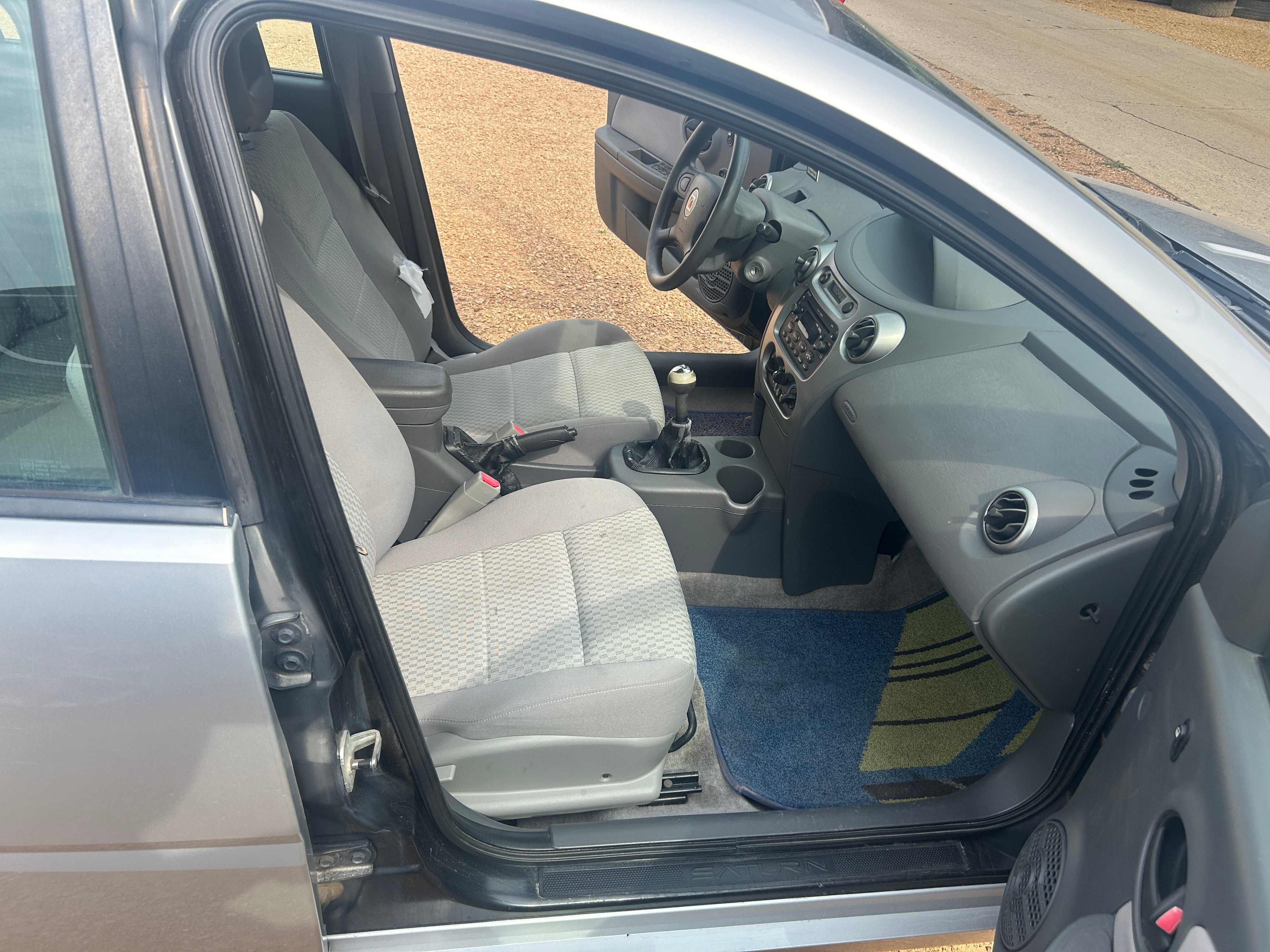 2005 Saturn Ion ION 2