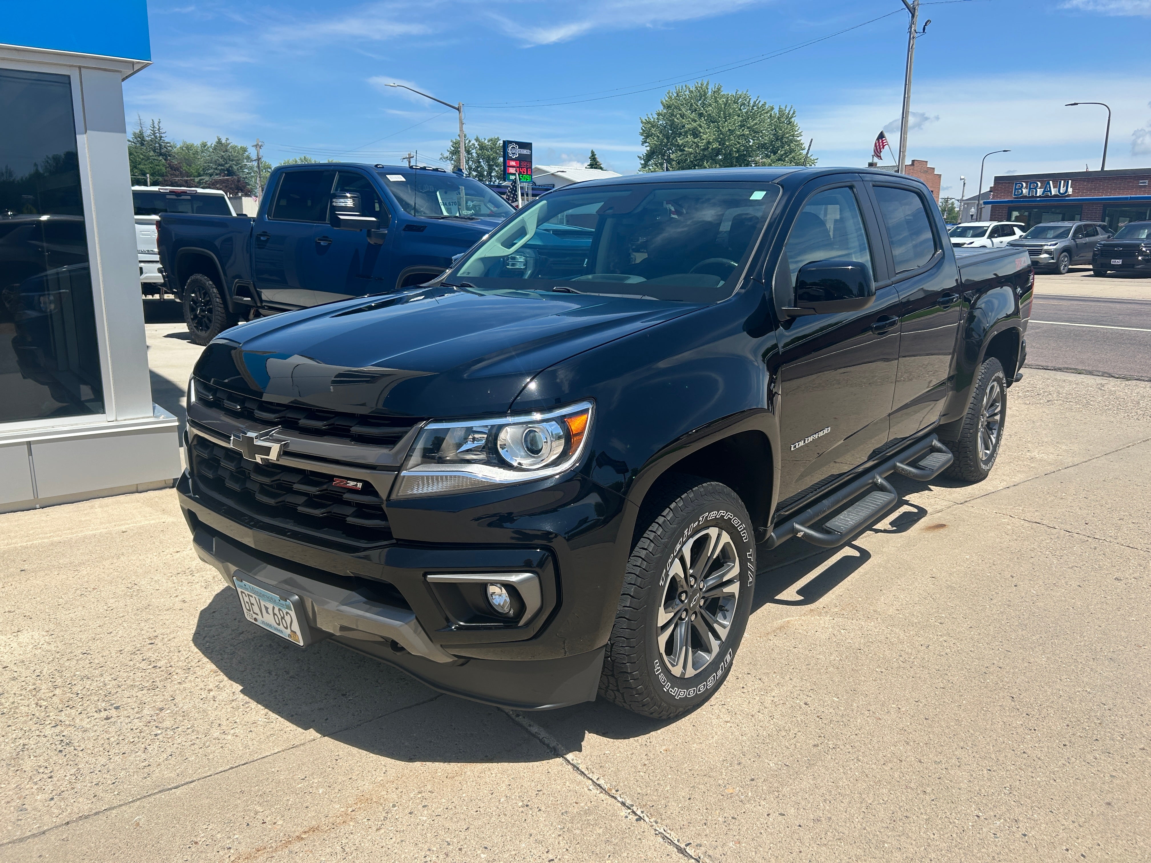 Used 2021 Chevrolet Colorado Z71 with VIN 1GCGTDEN0M1216917 for sale in Arlington, Minnesota