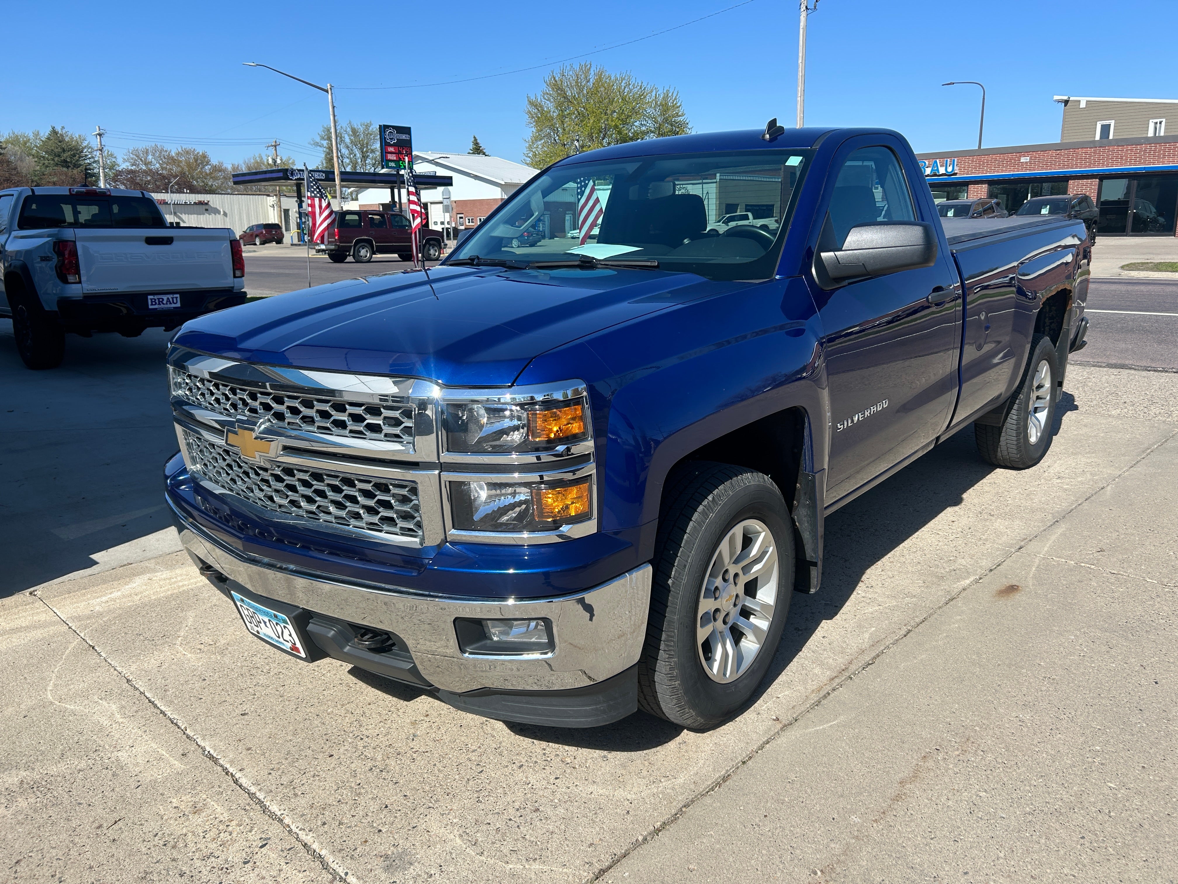 Used 2014 Chevrolet Silverado 1500 LT with VIN 1GCNKREC6EZ348377 for sale in Arlington, Minnesota