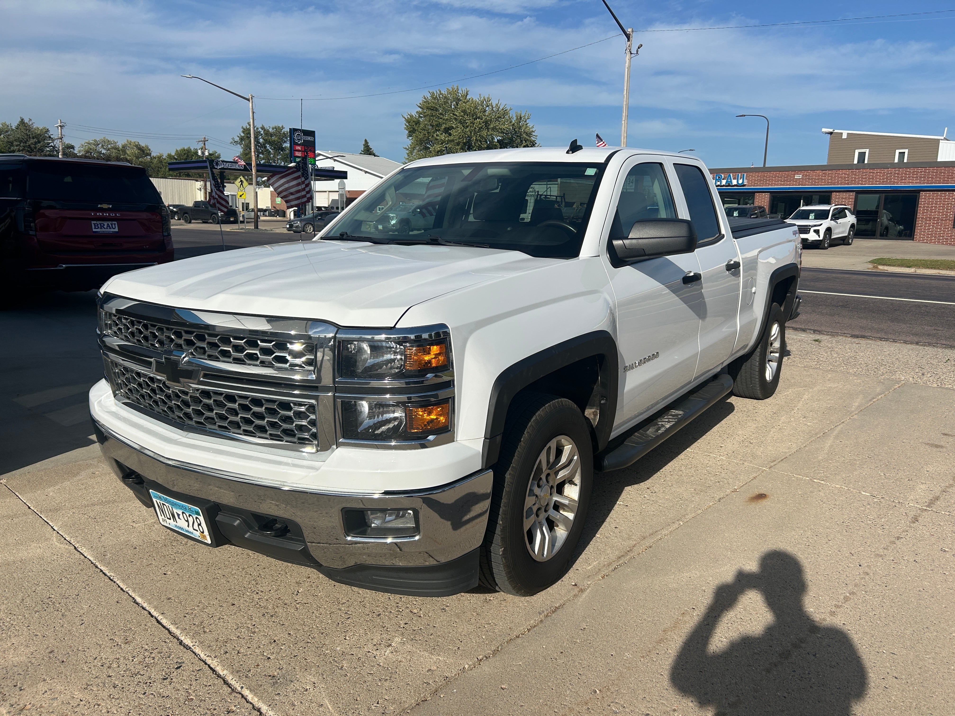 Used 2014 Chevrolet Silverado 1500 LT with VIN 1GCVKREC6EZ235044 for sale in Arlington, Minnesota