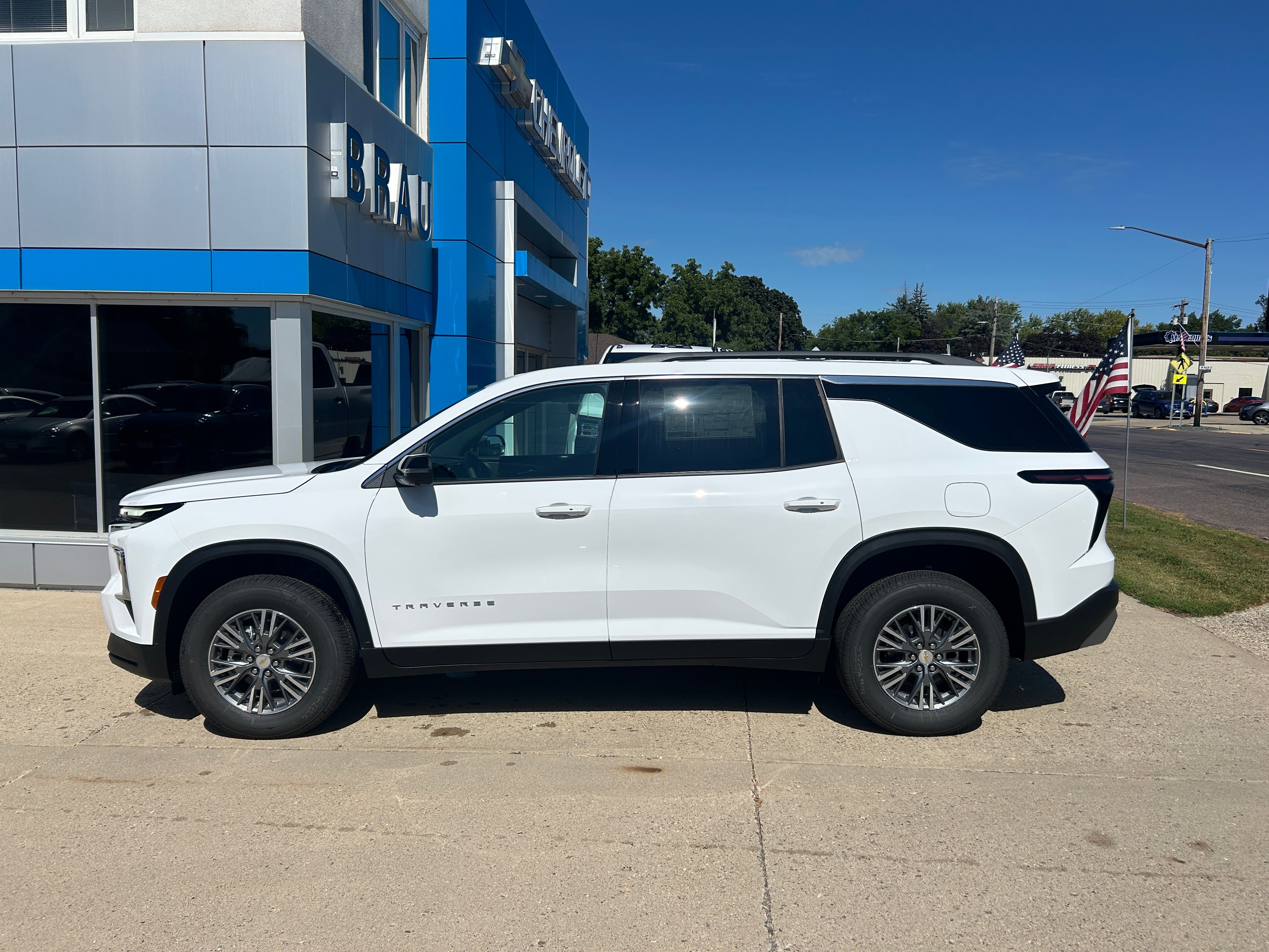 2027 Chevrolet Traverse LT