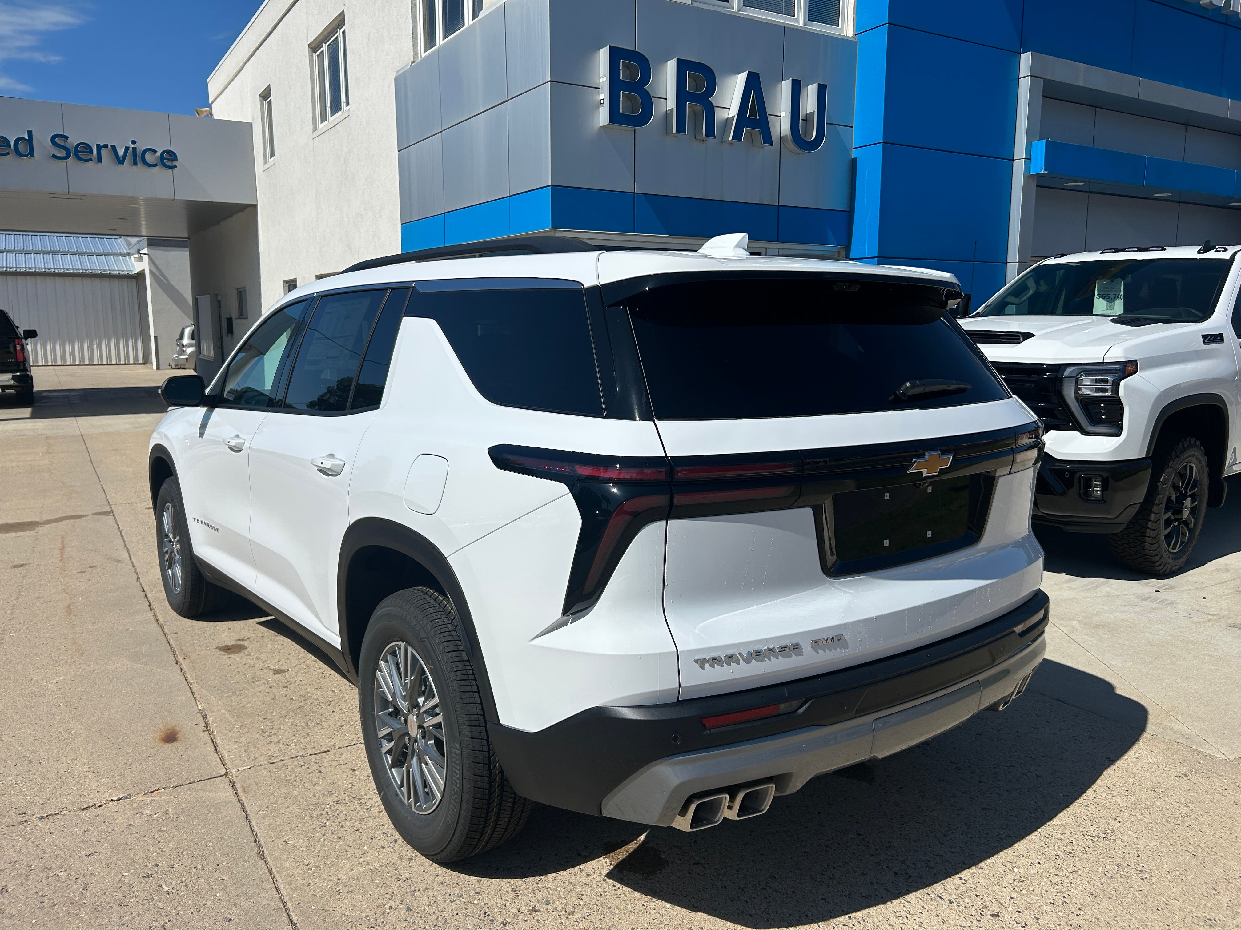 2027 Chevrolet Traverse LT