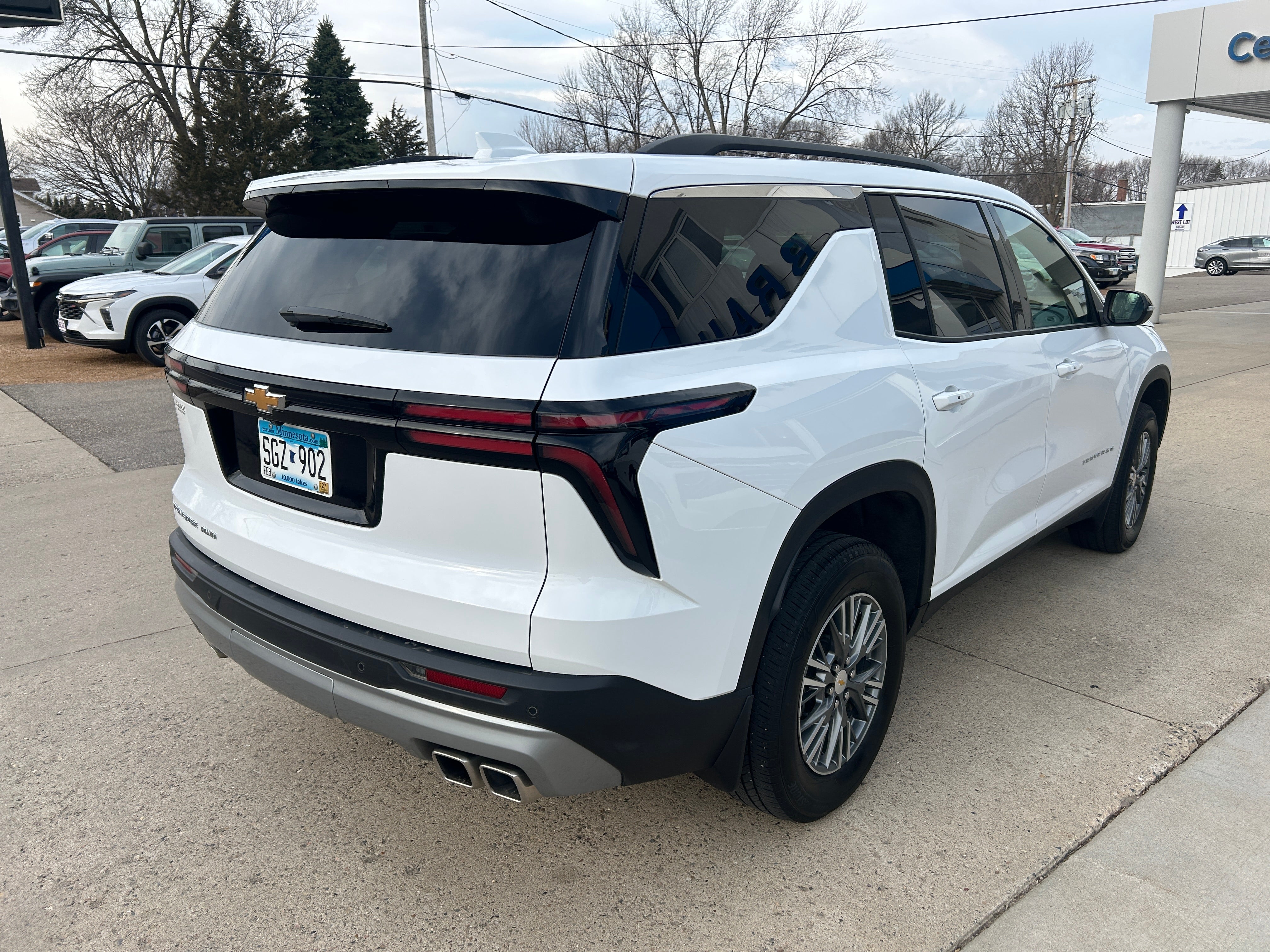 2025 Chevrolet Traverse LT