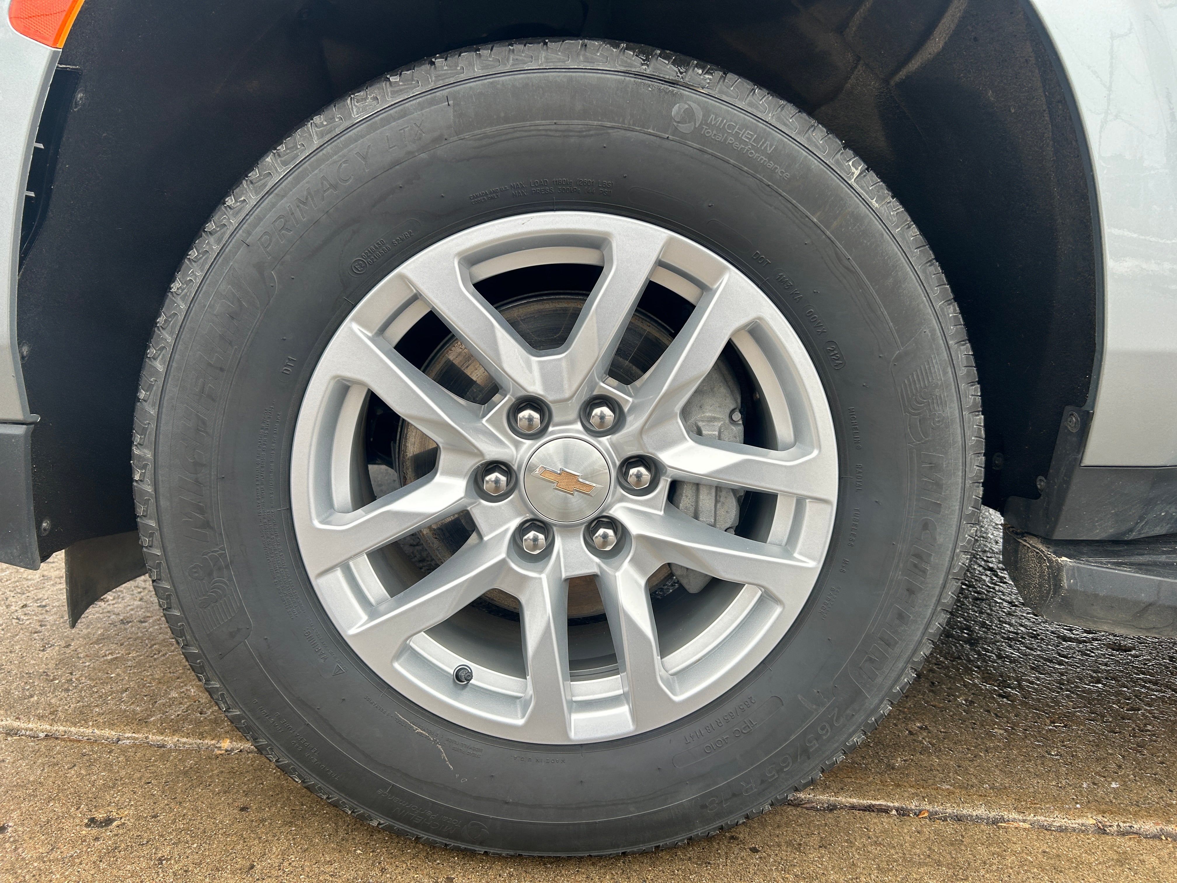 2024 Chevrolet Suburban LT