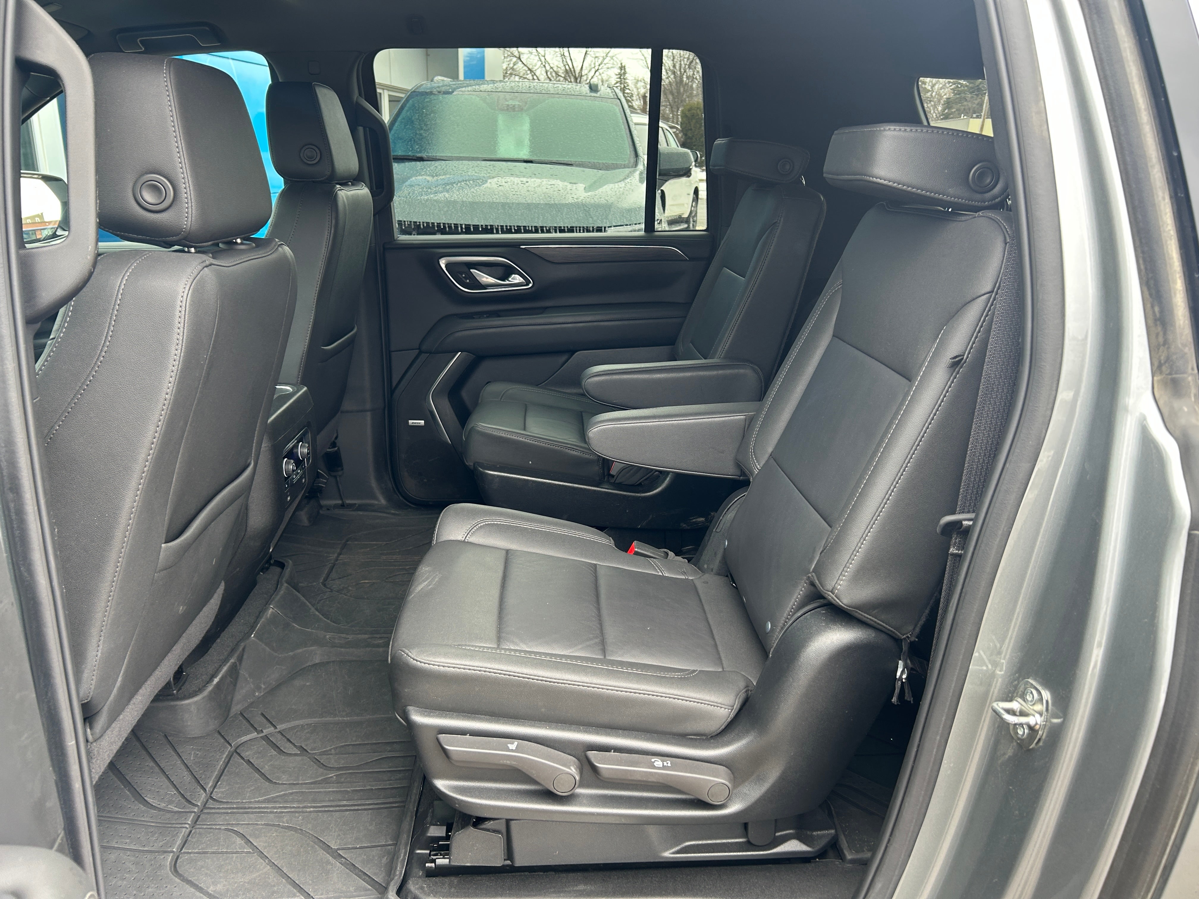 2024 Chevrolet Suburban LT