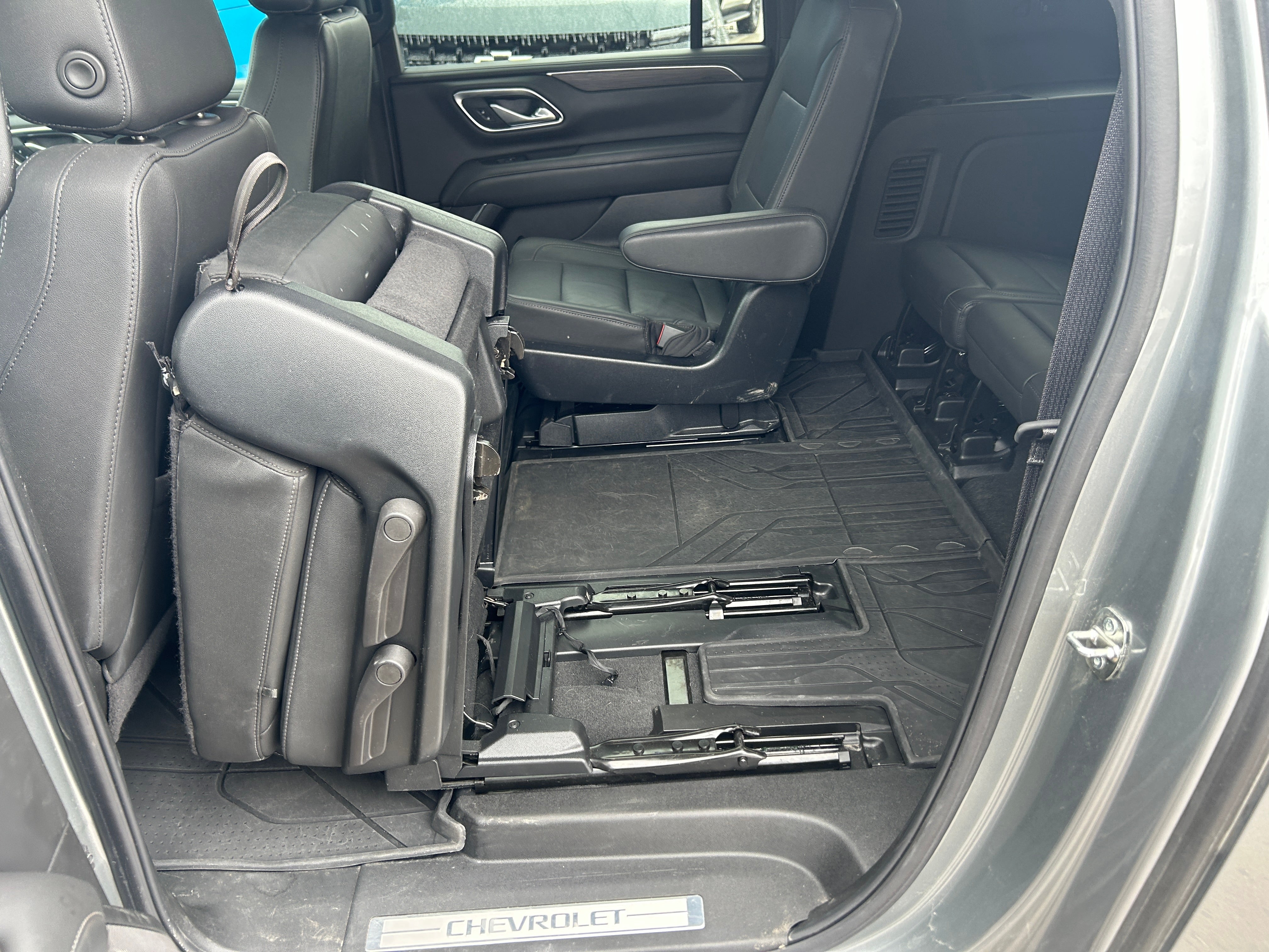 2024 Chevrolet Suburban LT