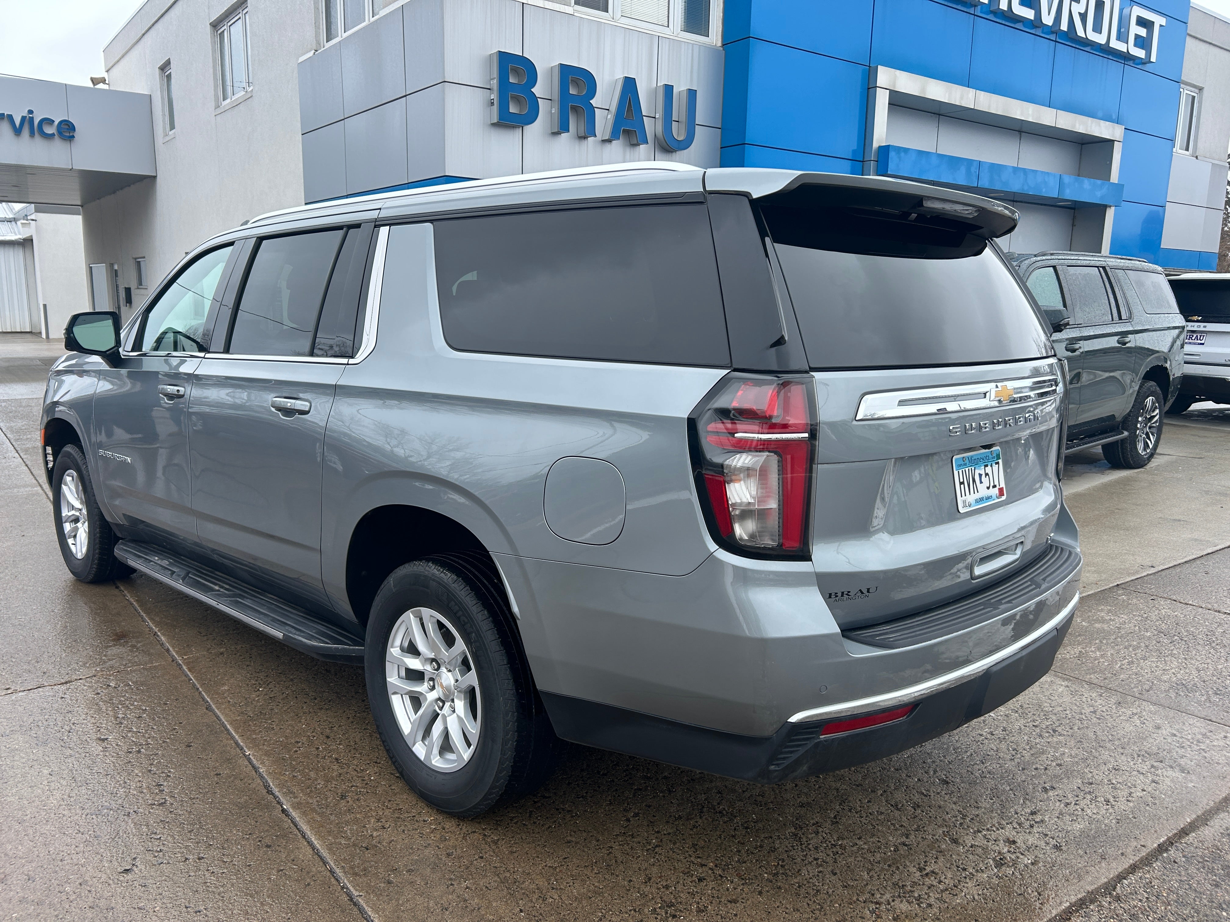 2024 Chevrolet Suburban LT