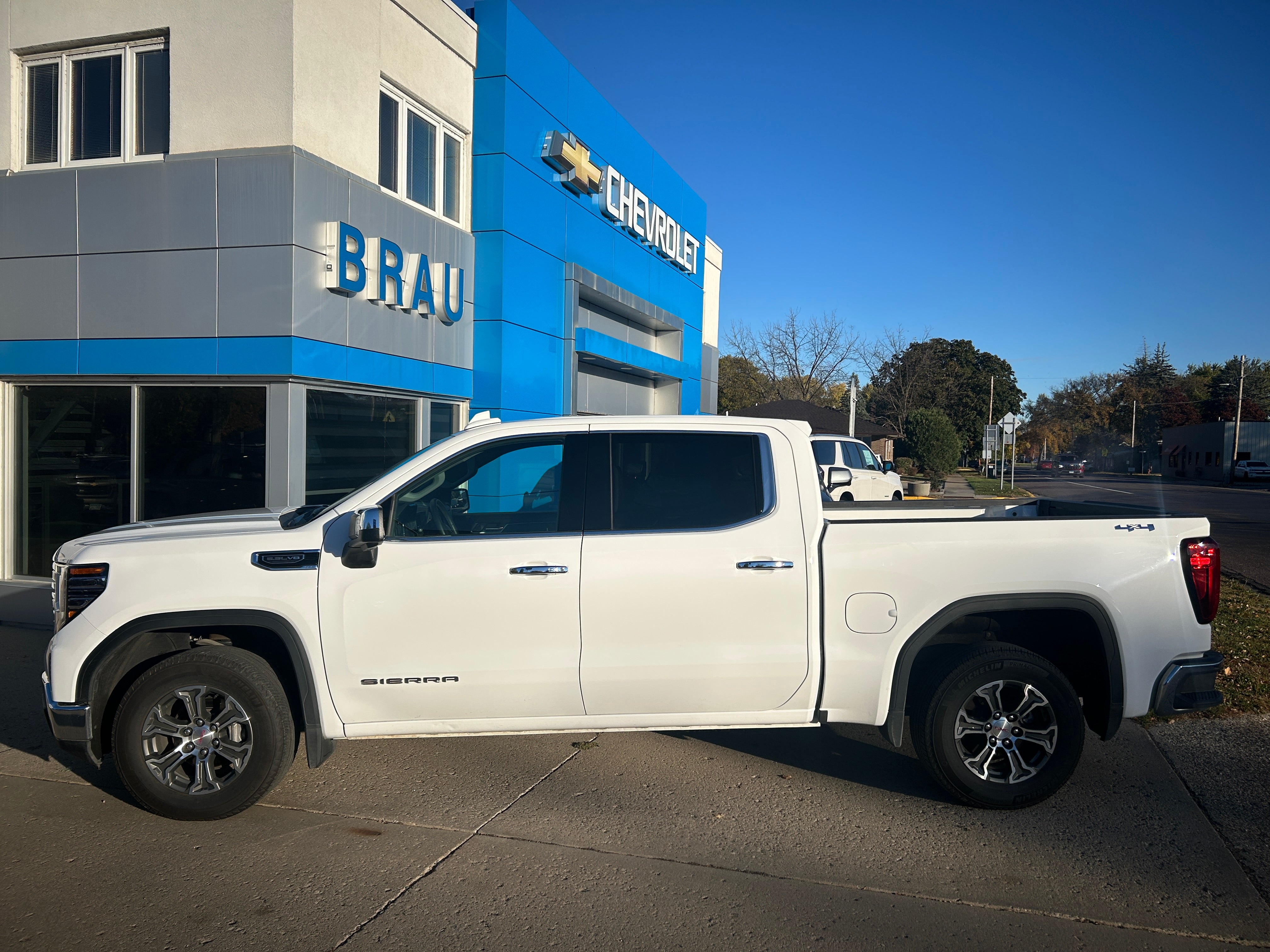 2025 GMC Sierra 1500 SLT