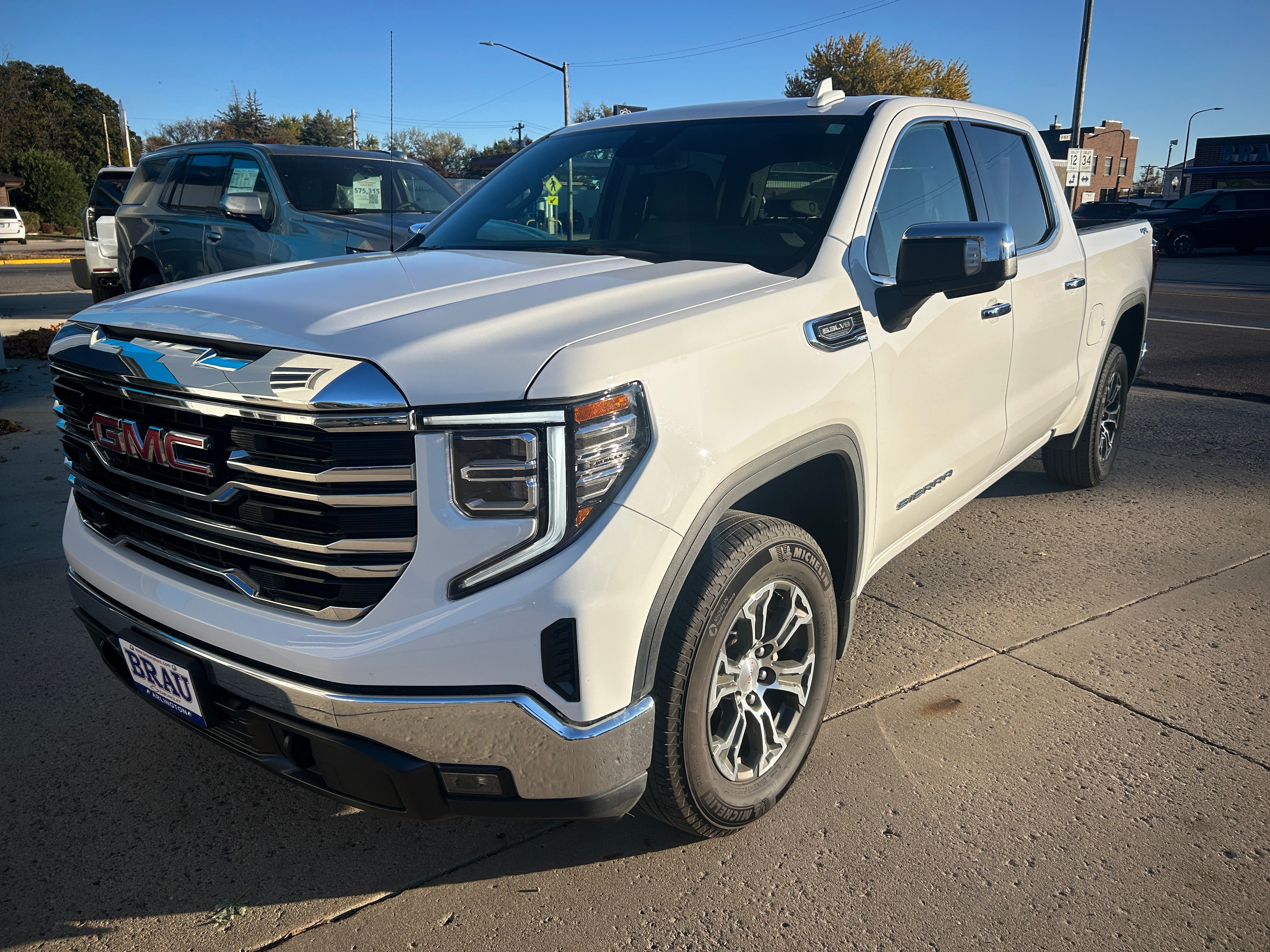2025 GMC Sierra 1500 SLT
