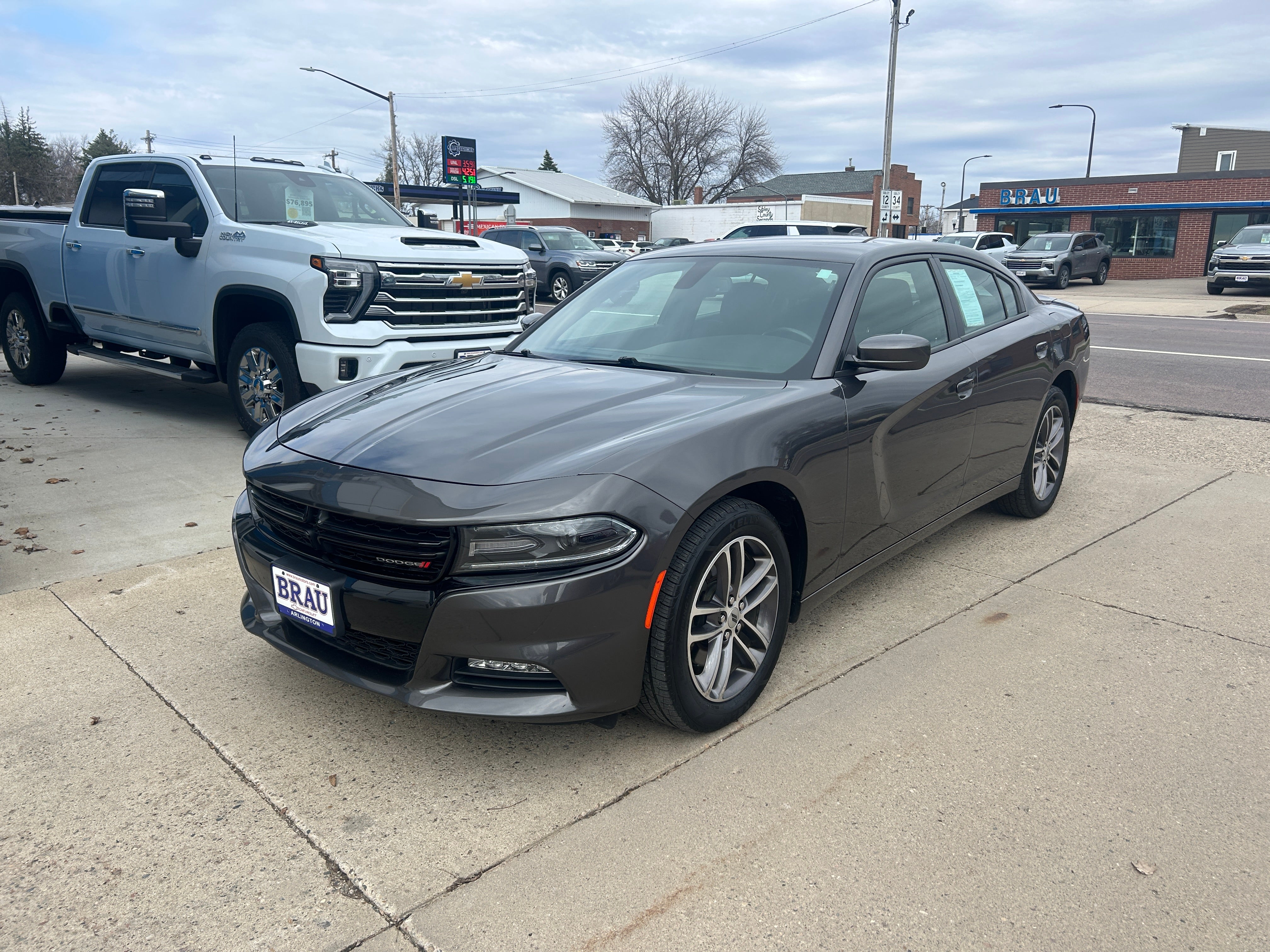 Used 2019 Dodge Charger SXT with VIN 2C3CDXJG3KH704847 for sale in Arlington, Minnesota