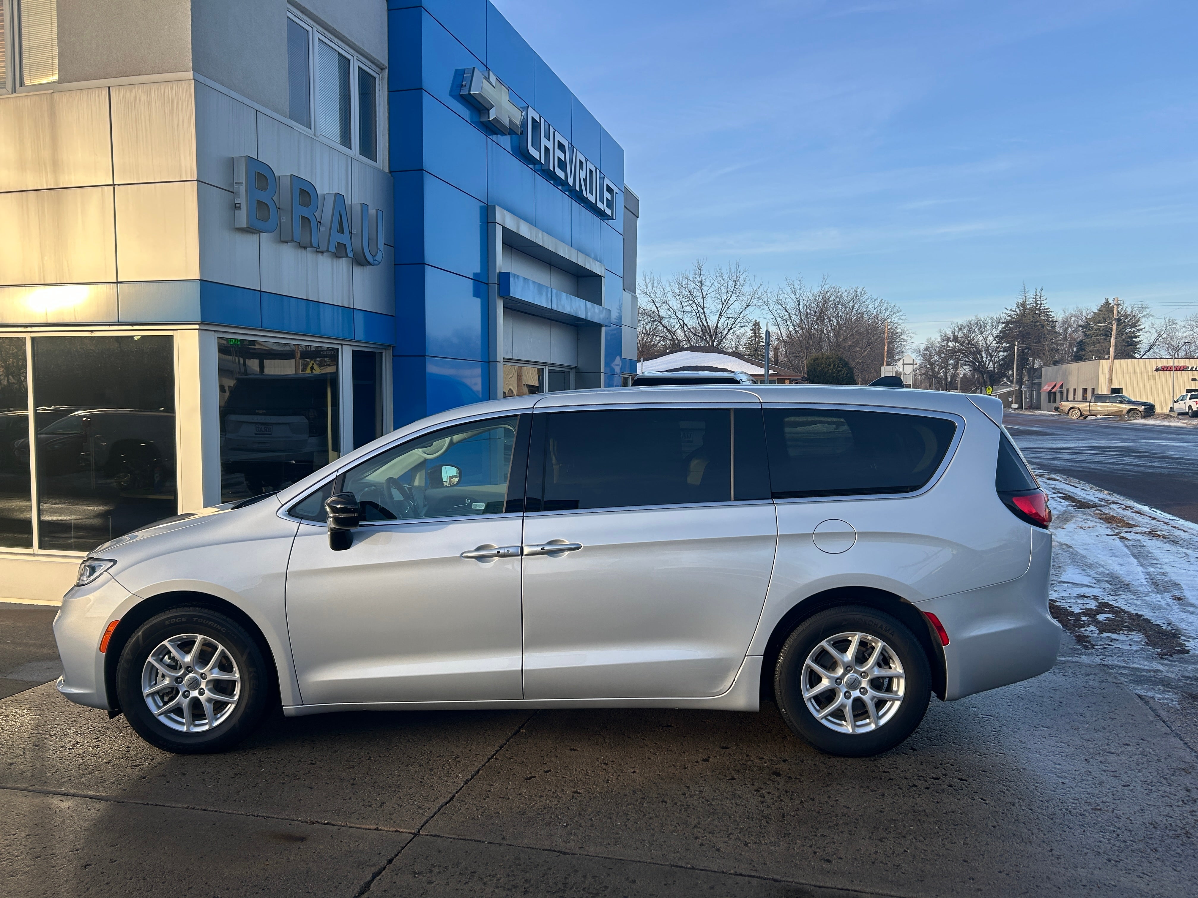 2024 Chrysler Pacifica Touring L