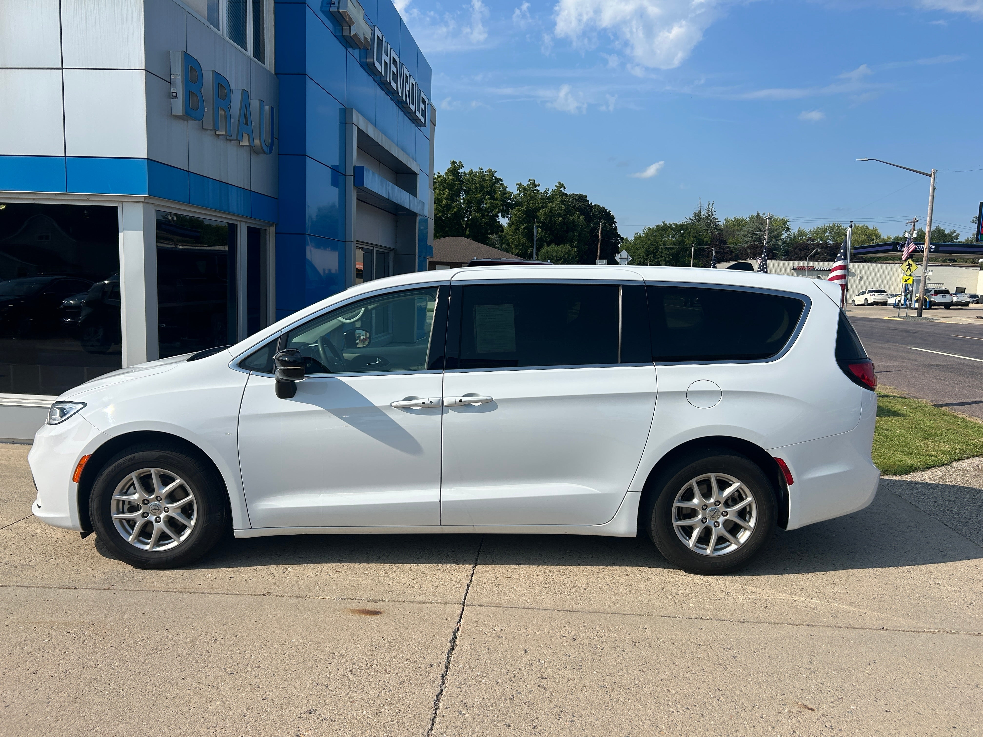 2024 Chrysler Pacifica Touring L