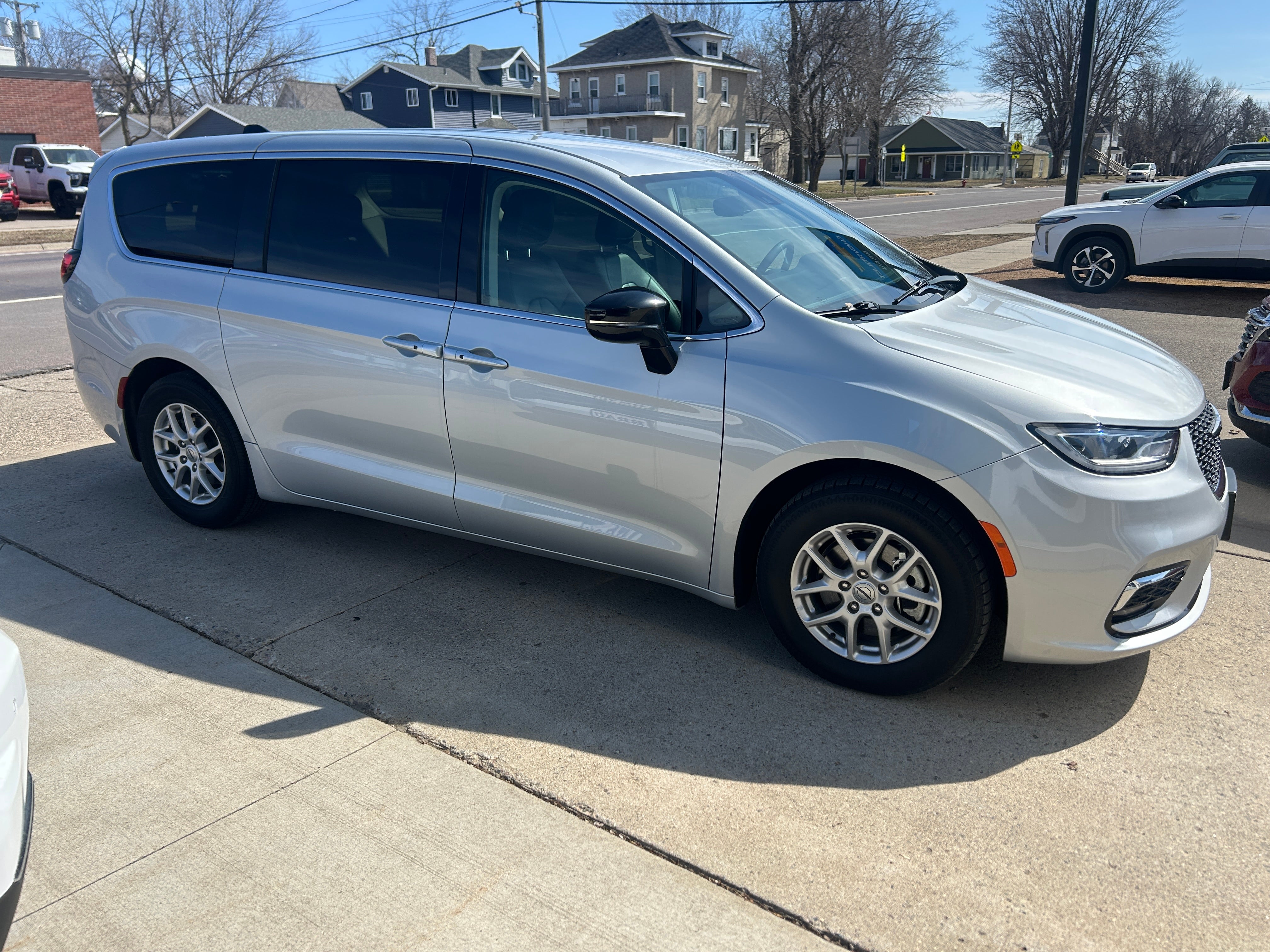 2024 Chrysler Pacifica Touring L