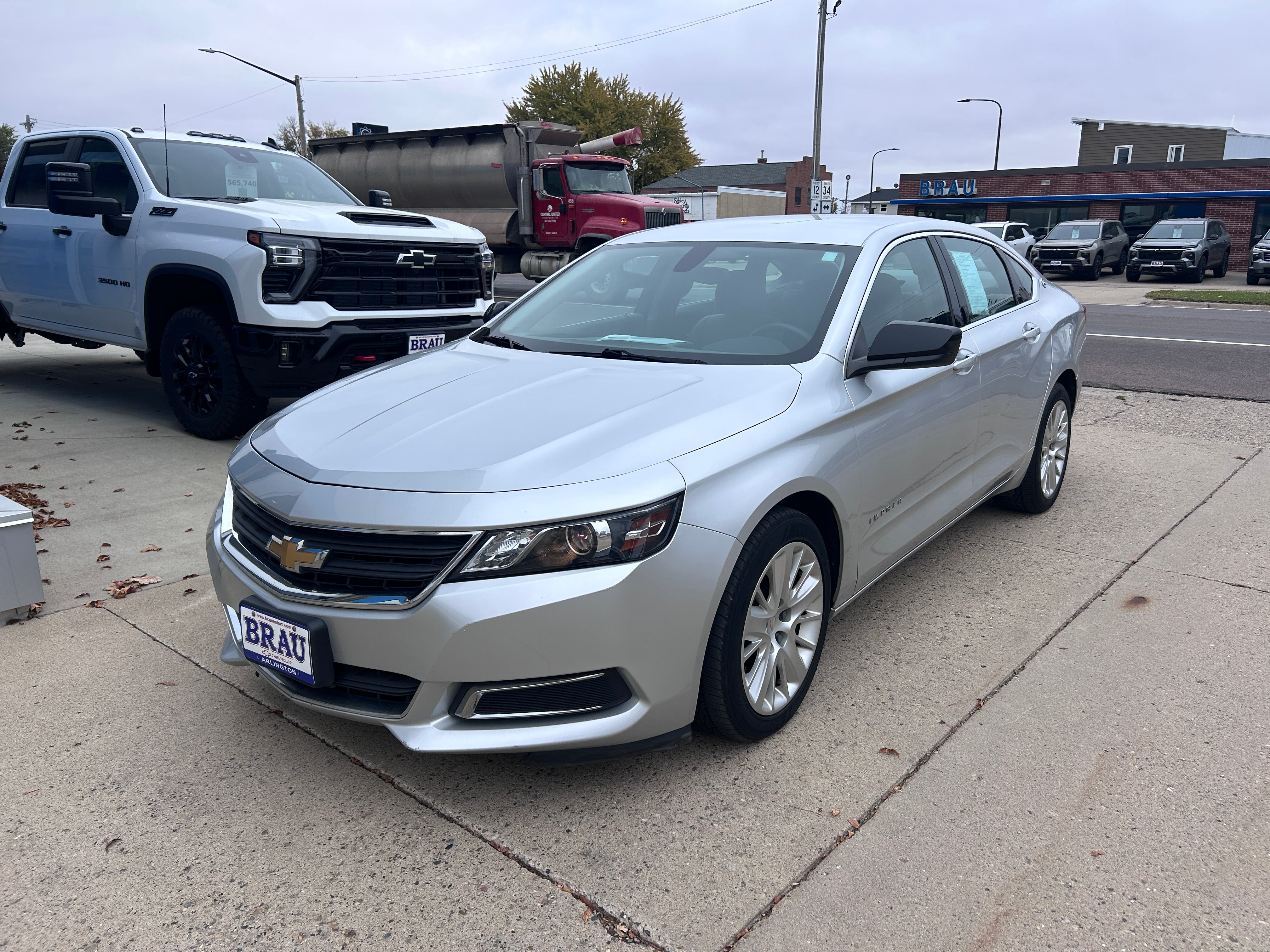 Used 2017 Chevrolet Impala 1FL with VIN 2G11X5S36H9182057 for sale in Arlington, Minnesota