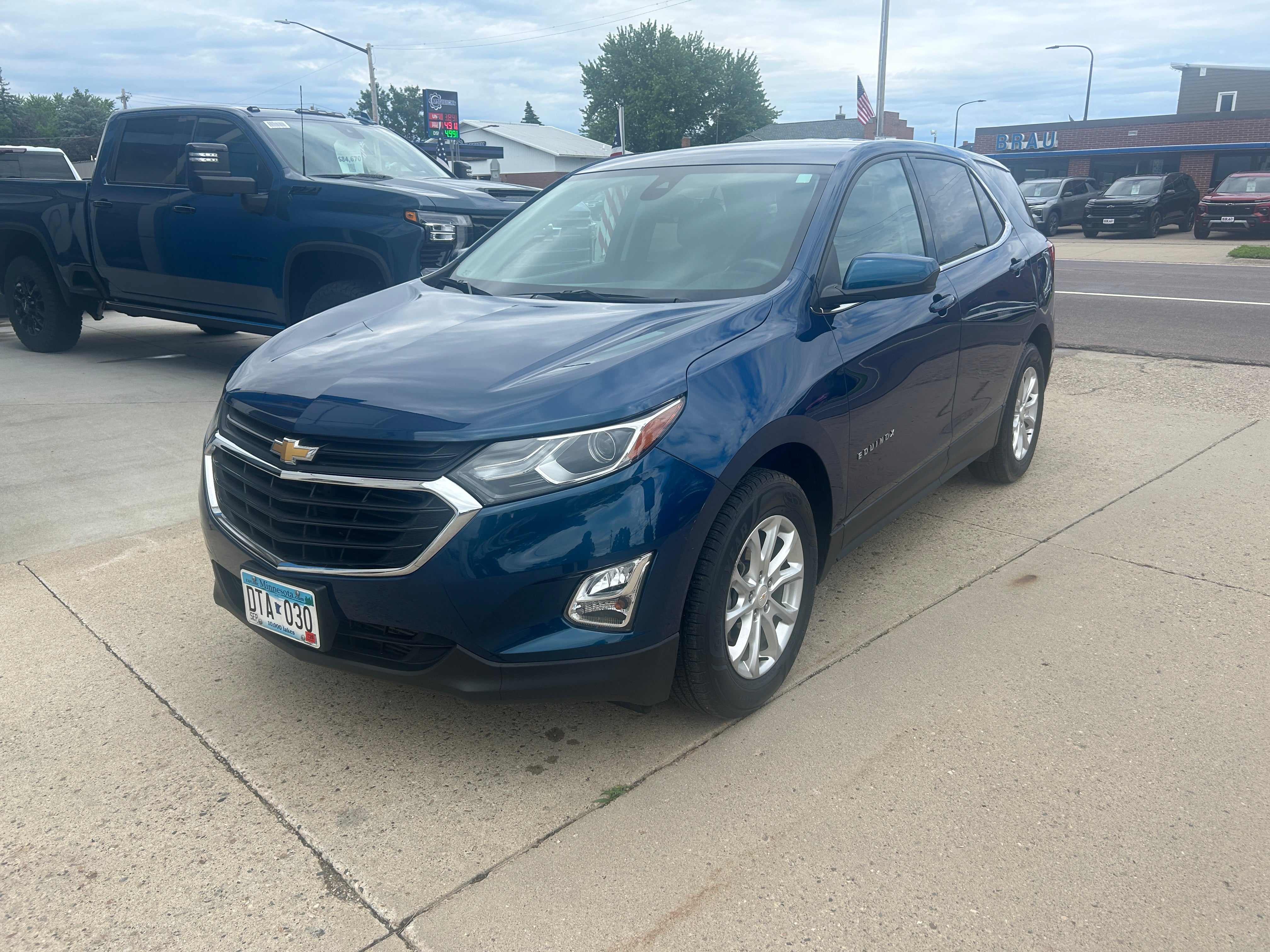 Used 2020 Chevrolet Equinox LT with VIN 2GNAXKEV5L6144243 for sale in Arlington, Minnesota