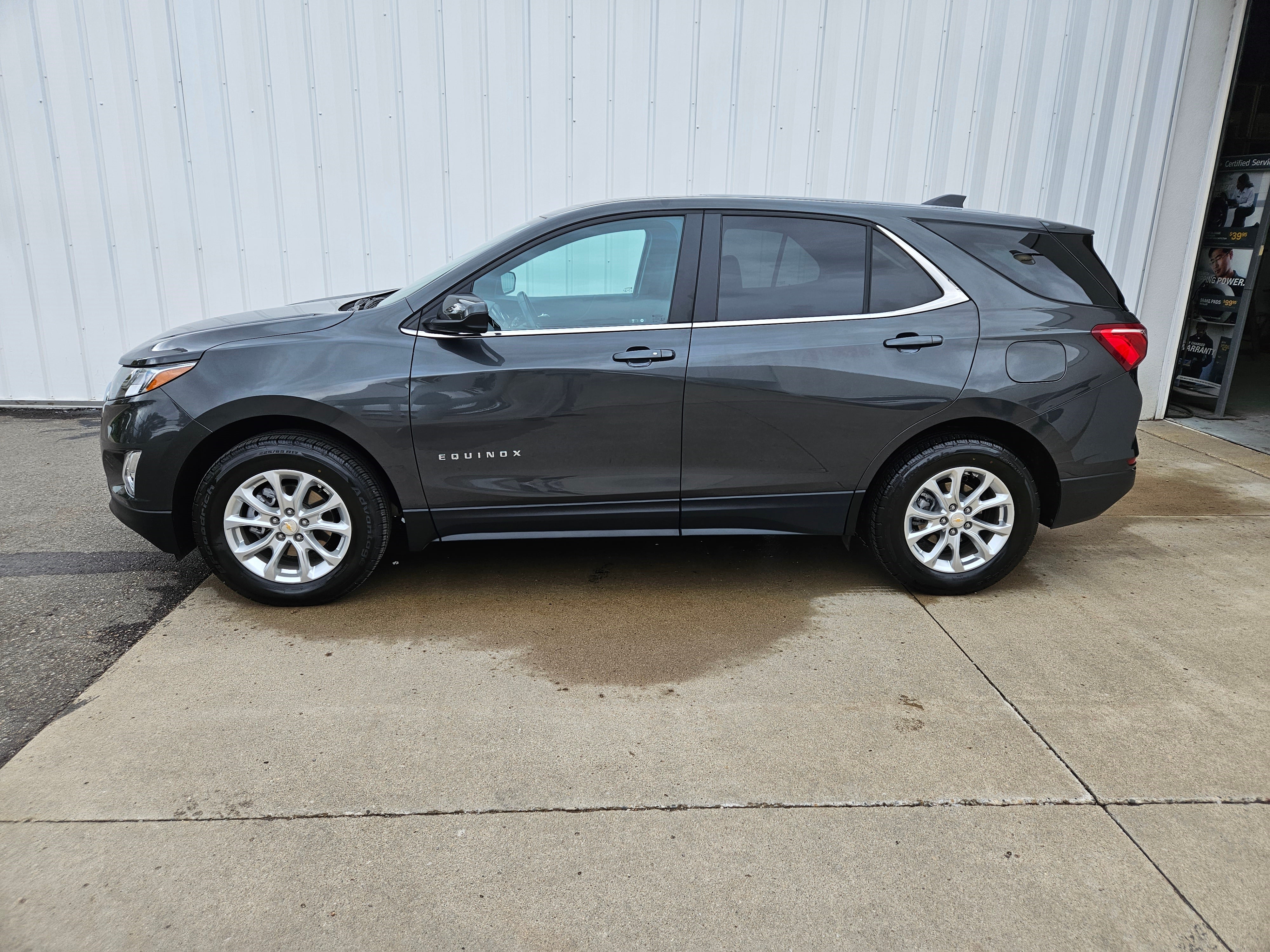 Used 2021 Chevrolet Equinox LT with VIN 2GNAXUEV8M6155119 for sale in Arlington, Minnesota