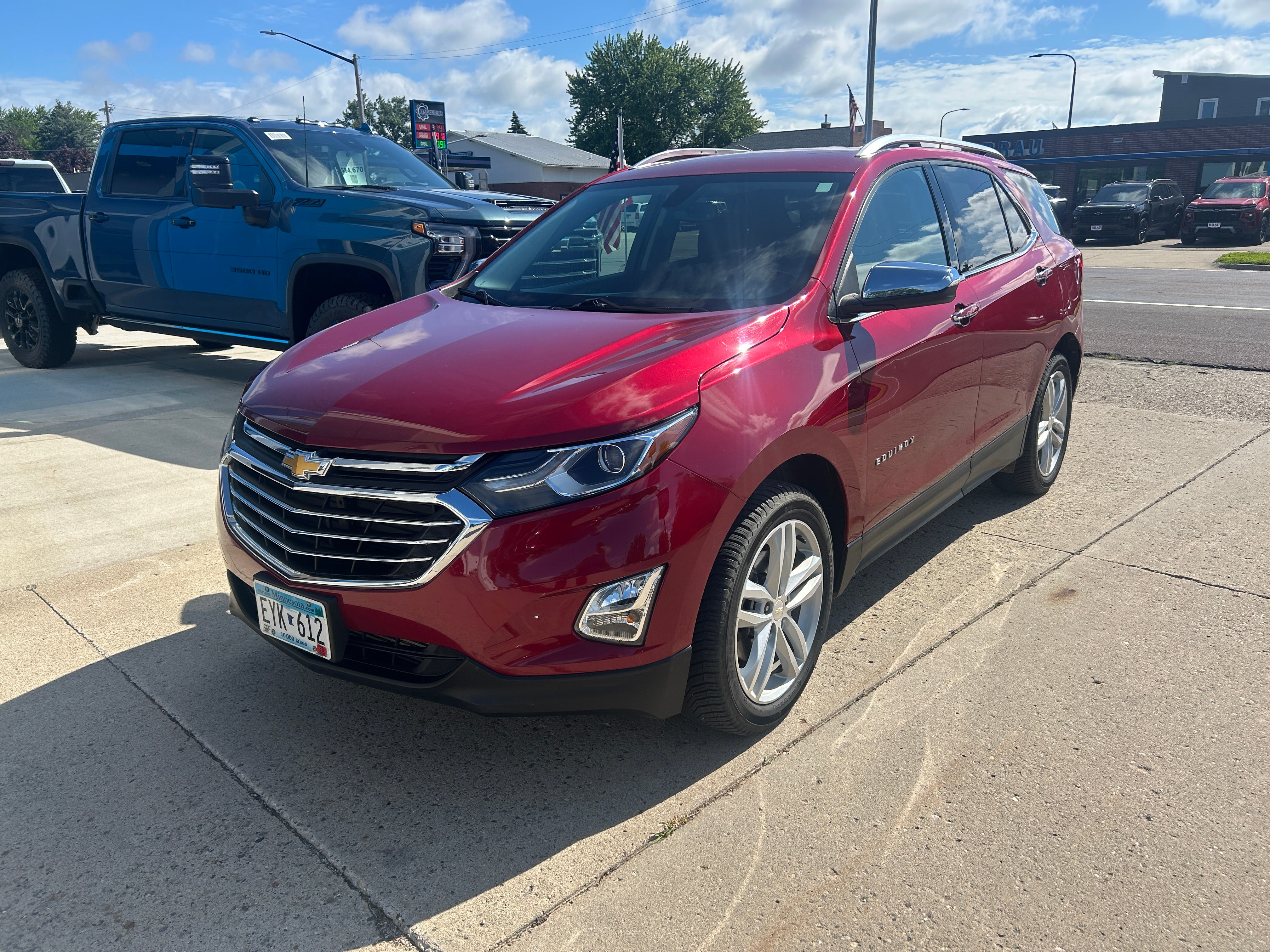 Used 2019 Chevrolet Equinox Premier with VIN 2GNAXYEX9K6253761 for sale in Arlington, Minnesota