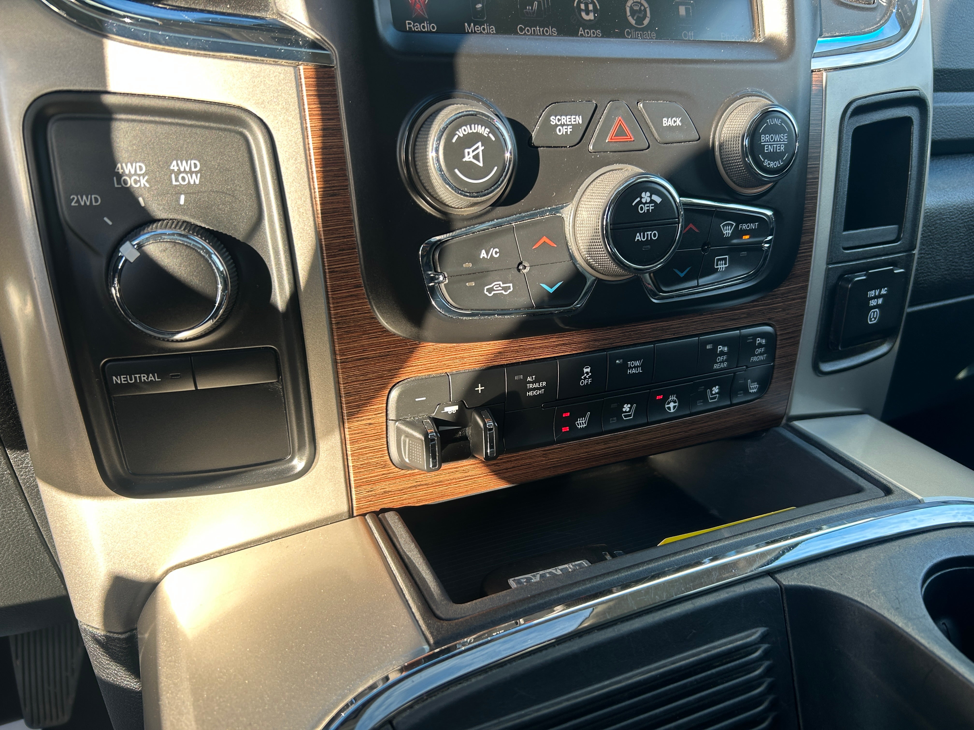 2016 RAM 2500 Laramie